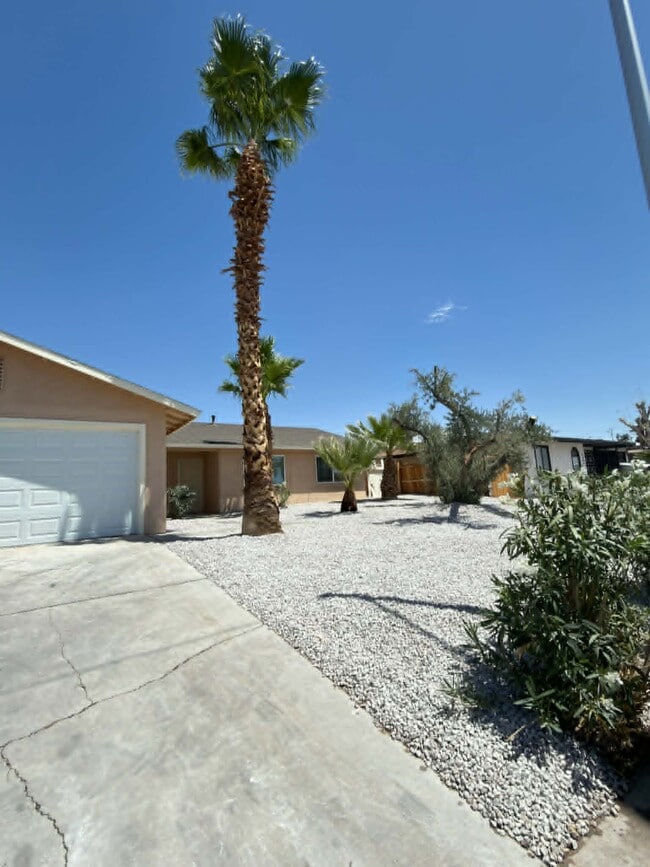 Photo - 3608 W Bonanza Rd