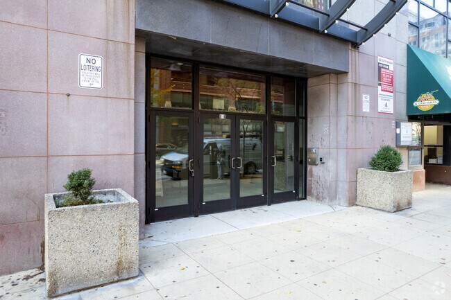 Entrance - Burnham Park Plaza