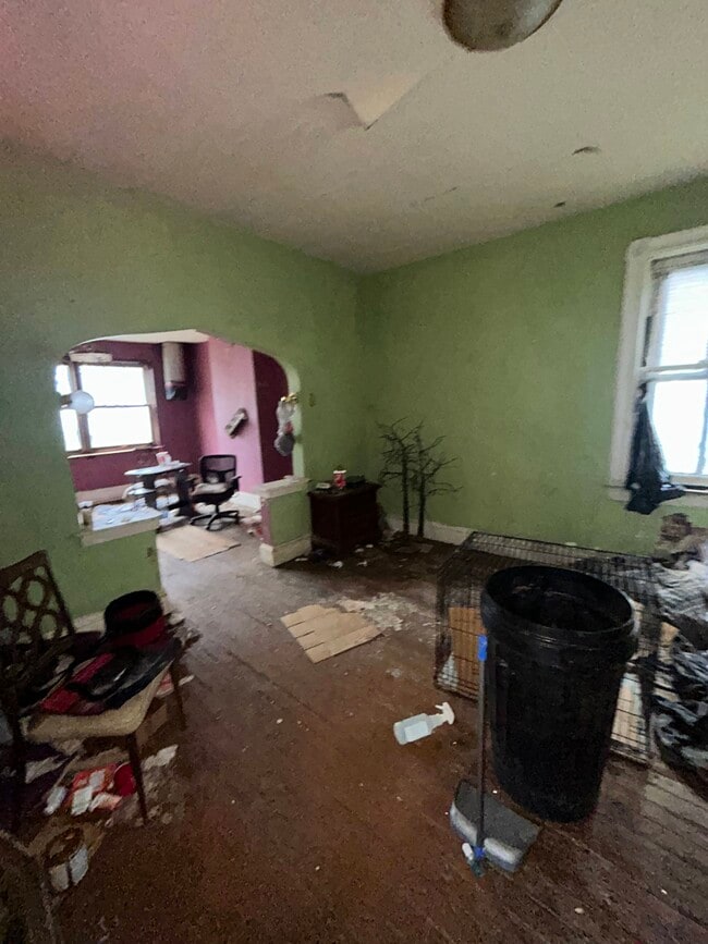 Photo - 351 Lagro Ave