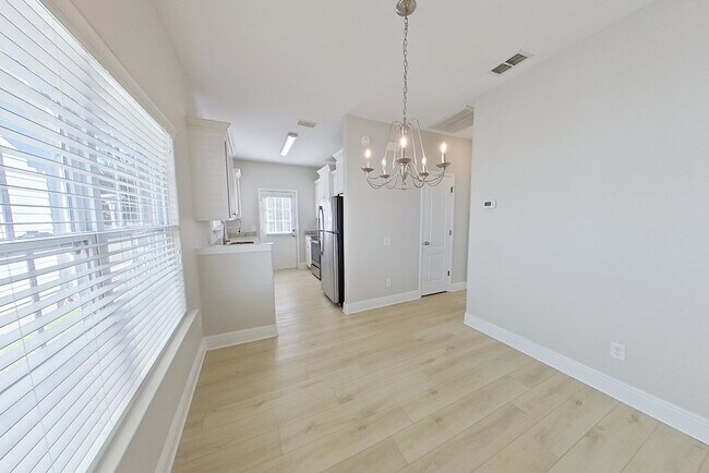 Photo - 303 Summercreek Cove