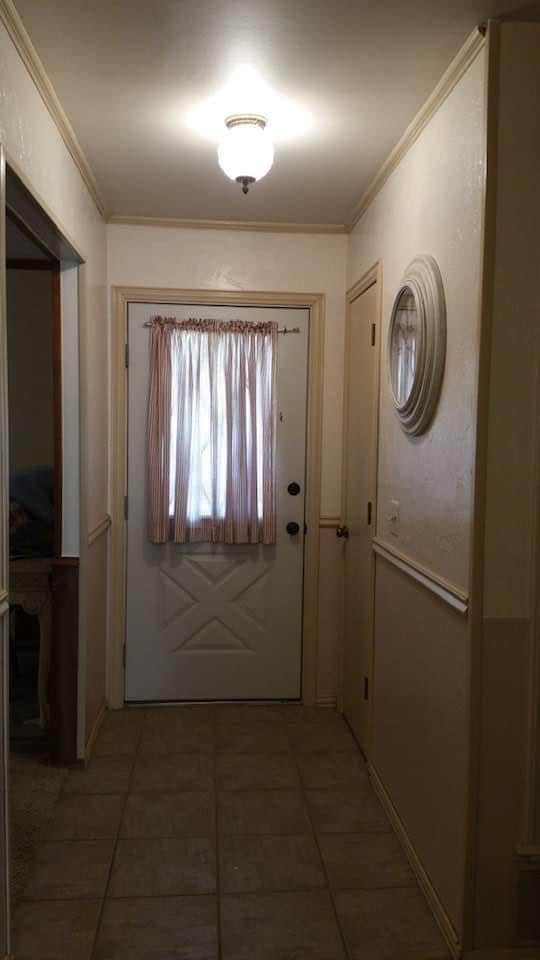 Hall - 1022 Santa Fe Trl