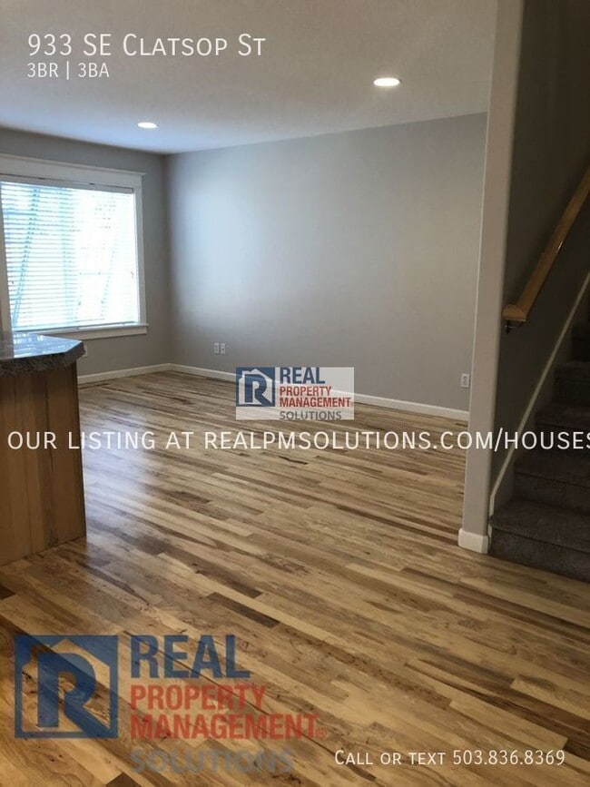 Photo - 933 SE Clatsop St