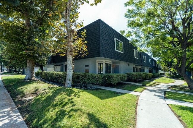 2600 Huntington Dr