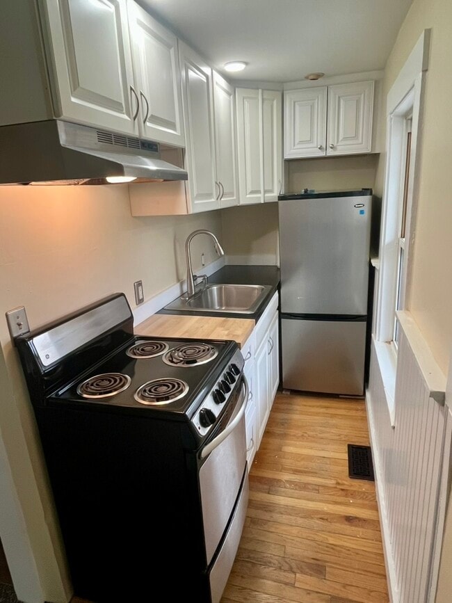 Building Photo - 29 Pine St Unit 1