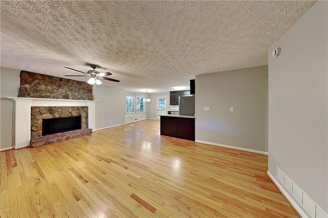 Photo - 5225 Shadow Wood Dr