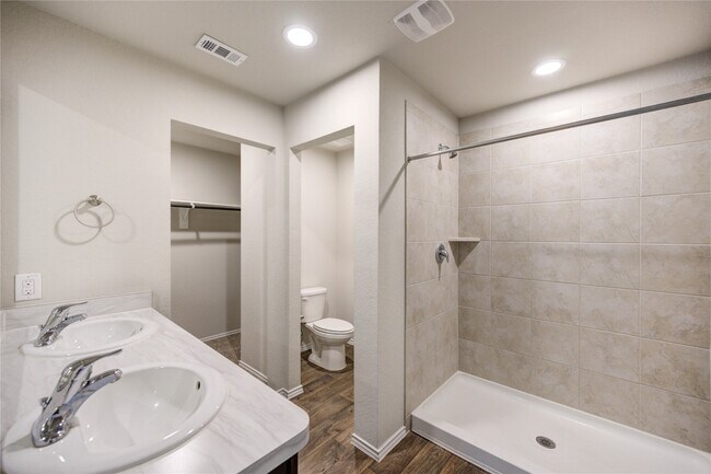 Photo - 16937 Rich Pines Dr