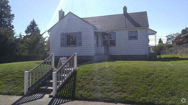 Building Photo - Available soon!! Newly Renovated Shadle Di... Rental