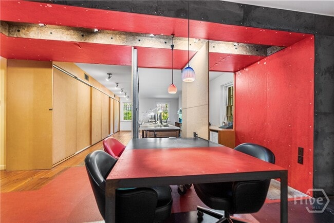 Building Photo - 216 E Gaston St Rental