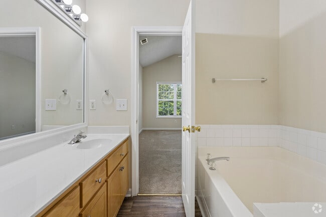 3BR, 2BA - 1,620SF - Primary Bathroom