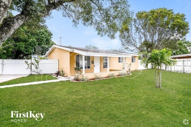 Building Photo - 3763 SW 17th St Rental