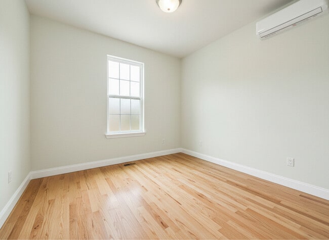 110 8th St