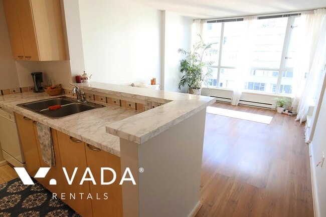 Building Photo - George 1 BR APT Rental 1404-1420 West Georgia St Vancouver: VADA Unit 1404