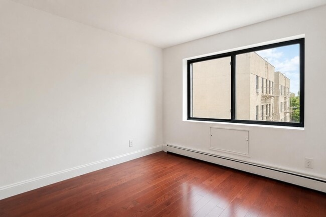 Photo - 2120 Daly Ave Unidad 4C