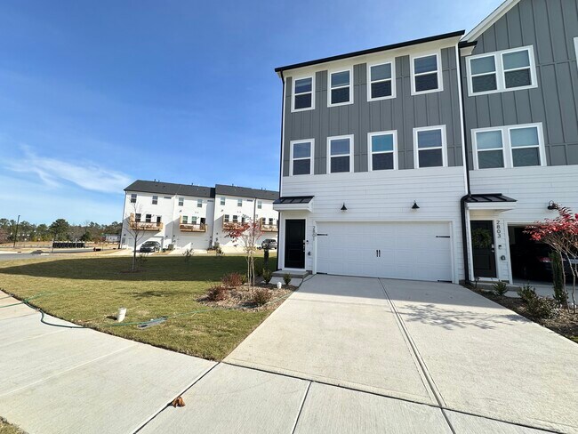 Photo - 2801 Farmhouse Dr