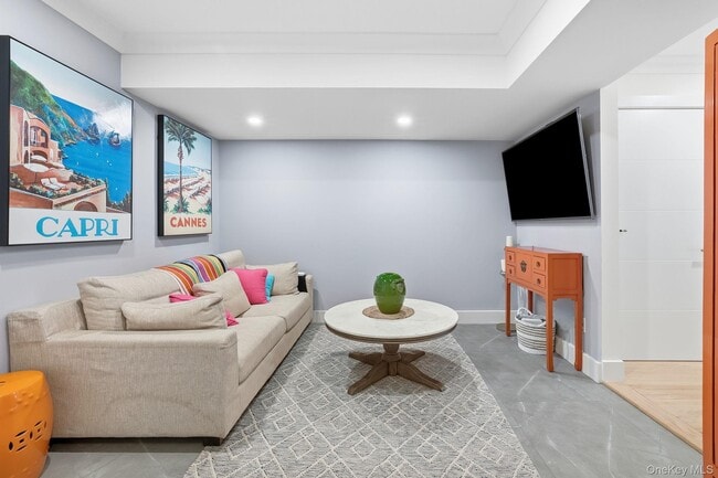 Photo - 1068 Boston Post Rd