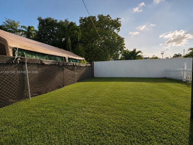 Photo - 610 NW 23rd Pl Unit Front