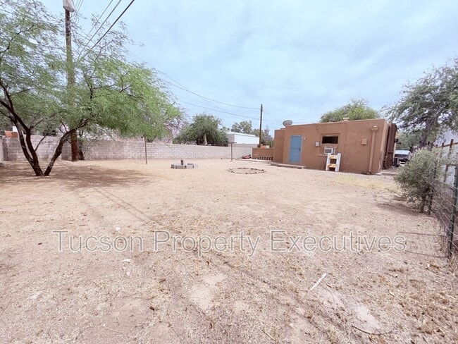 Photo - 1233 E Mabel St