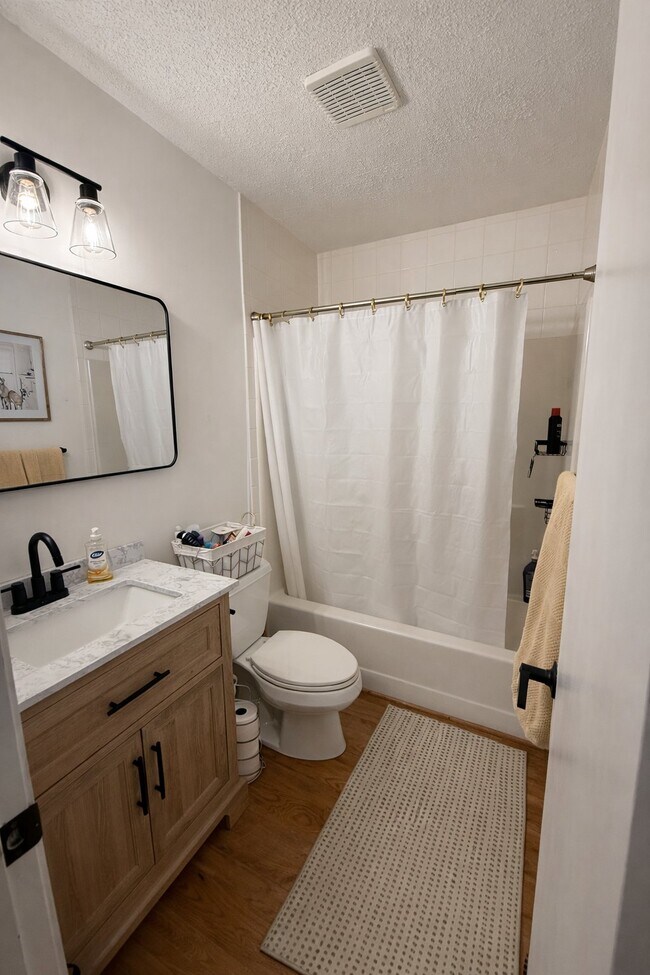 Photo - 111 Watzel Ln Unit 111