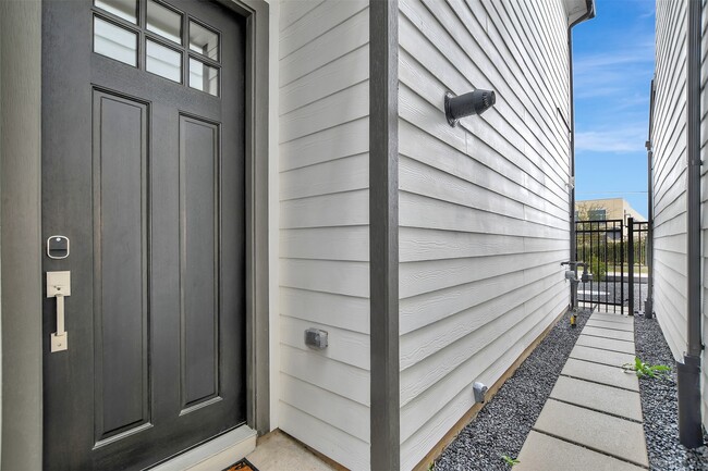 Photo - 119A E 43rd St Unidad B