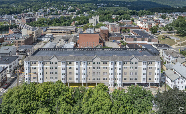 Building Photo - 67-71-71 Minerva St Rental