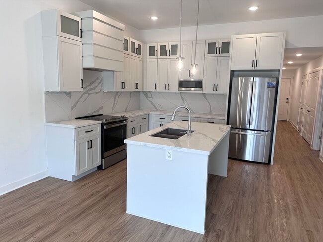 Photo - 4 Bed | 3 Bath | 1 Car Garage Duplex in Kansas City