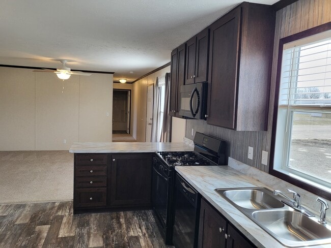 Photo - 126 Elm