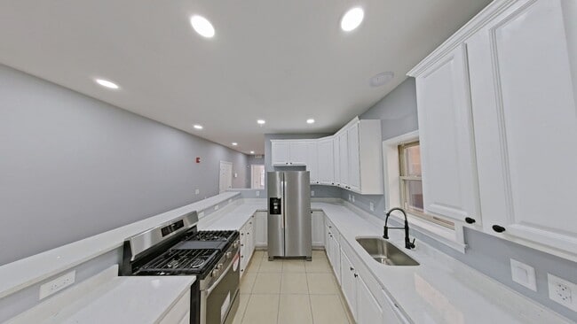 Photo - 1831 W Diamond St Unit 2