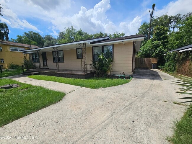 Photo - 444 Alder St