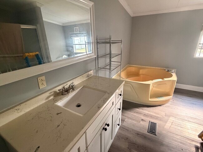 Photo - 10911 Lee Road 279