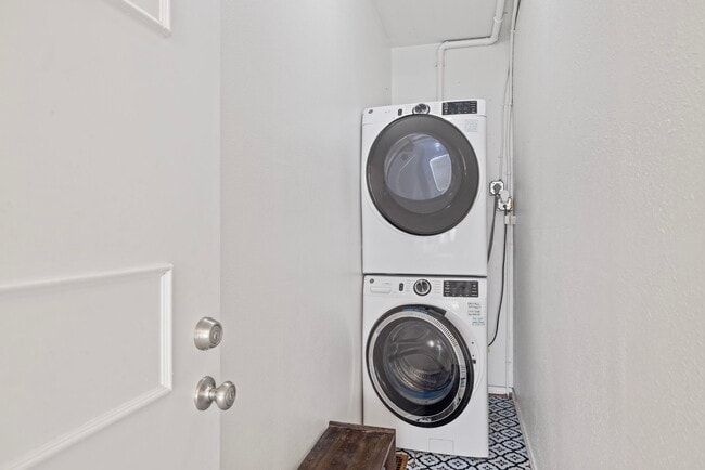 Photo - 2338 NW Hoyt St