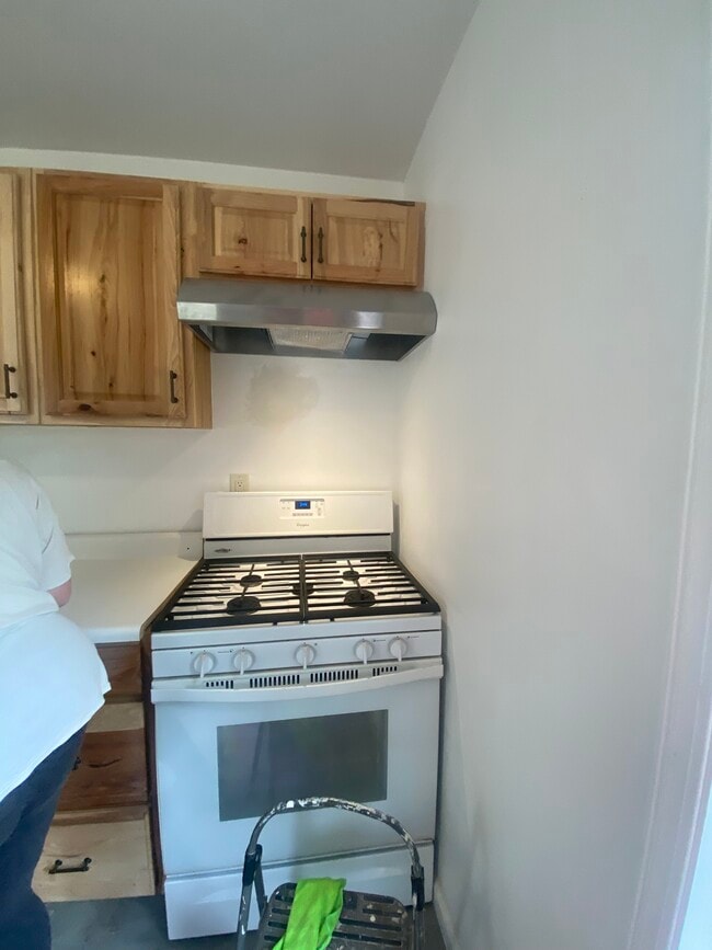 Photo - 408 E Broadwell St