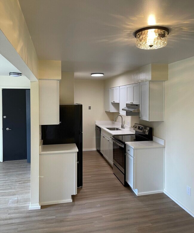 Photo - 510 Montrose Ave Unit 8