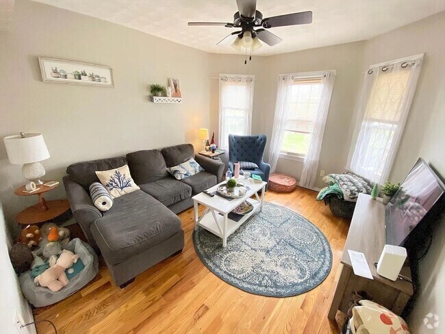 Building Photo - 184 Boston St Unit 2 Rental