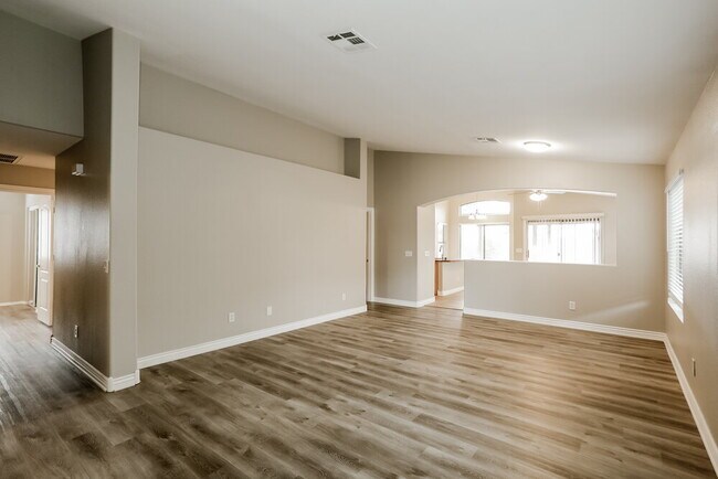 Photo - 1079 E Yuma Ave