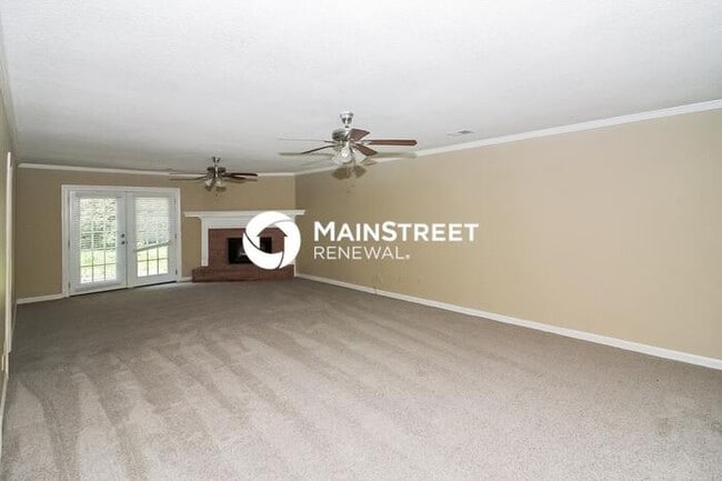 Photo - 4 Bedroom Pet-Friendly Home in Cordova, TN with Main Street Renewal