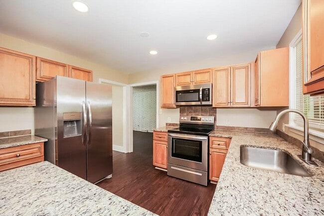 Photo - 207 N Milford Dr
