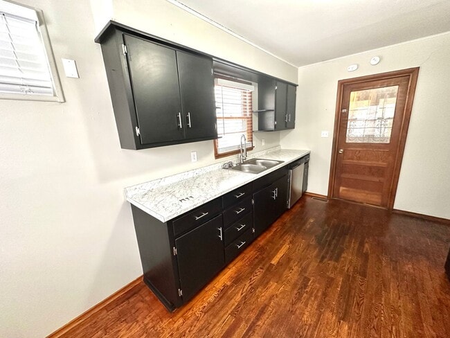 Photo - 3 BEDROOM 1 BATH IN JOPLIN-$1200 RENT-$1200 DEPOSIT