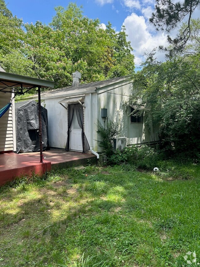 Building Photo - 715 Meadowbrook Rd Unit Cottage Rental