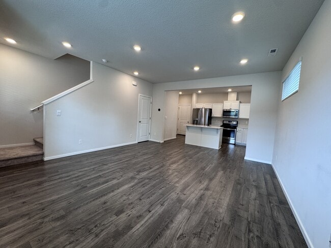 Photo - 896 N 18th Ave