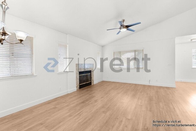 Photo - 2275 La Mesa Ct