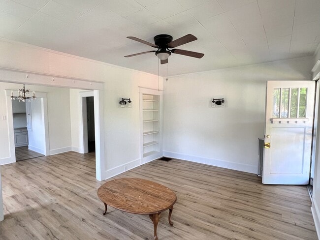 Photo - 735 Prospect St