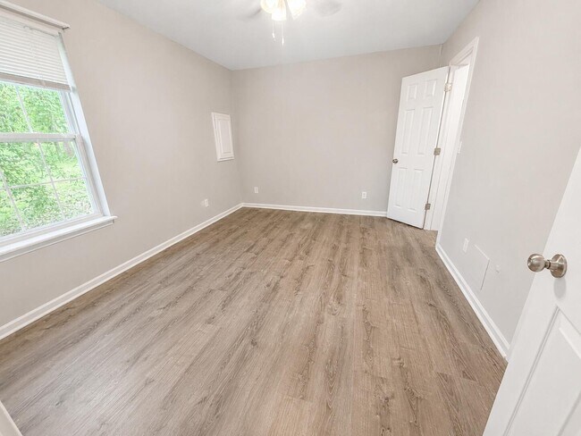 1318 Valley Creek Ln
