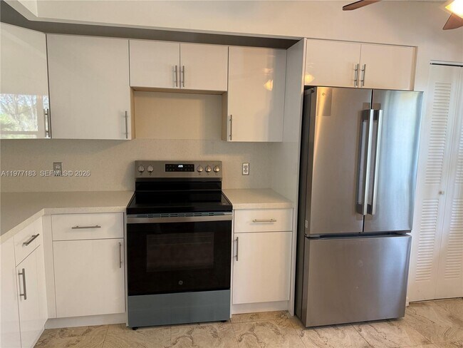 Photo - 550 SW 137th Ave Unit 202L