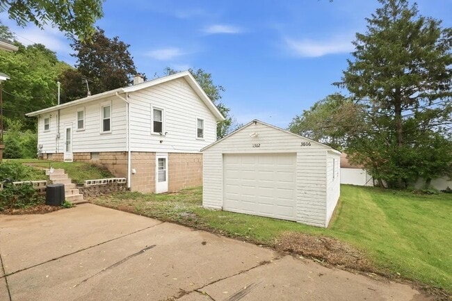 Building Photo - 1302 38th Avenue Dr