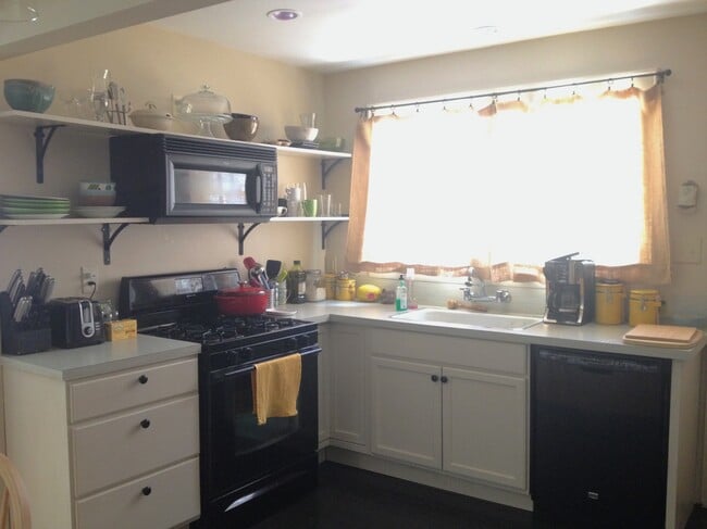 Photo - 2171 College St Unidad 2171