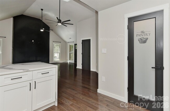 Photo - 2105 Highland St