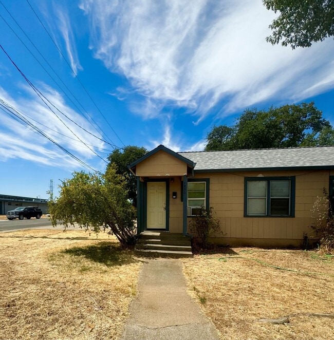 Photo - Quaint One Bedroom Duplex
