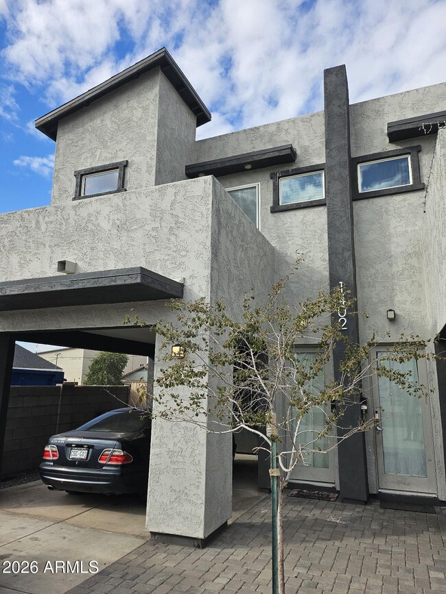 Building Photo - 1402 S 10th Ave