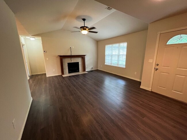 Photo - 3 Bedroom, 2 Bath Home on a Quiet Cul-de-Sac