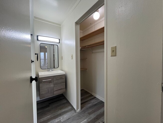 Photo - 2211 Spring St Unit B